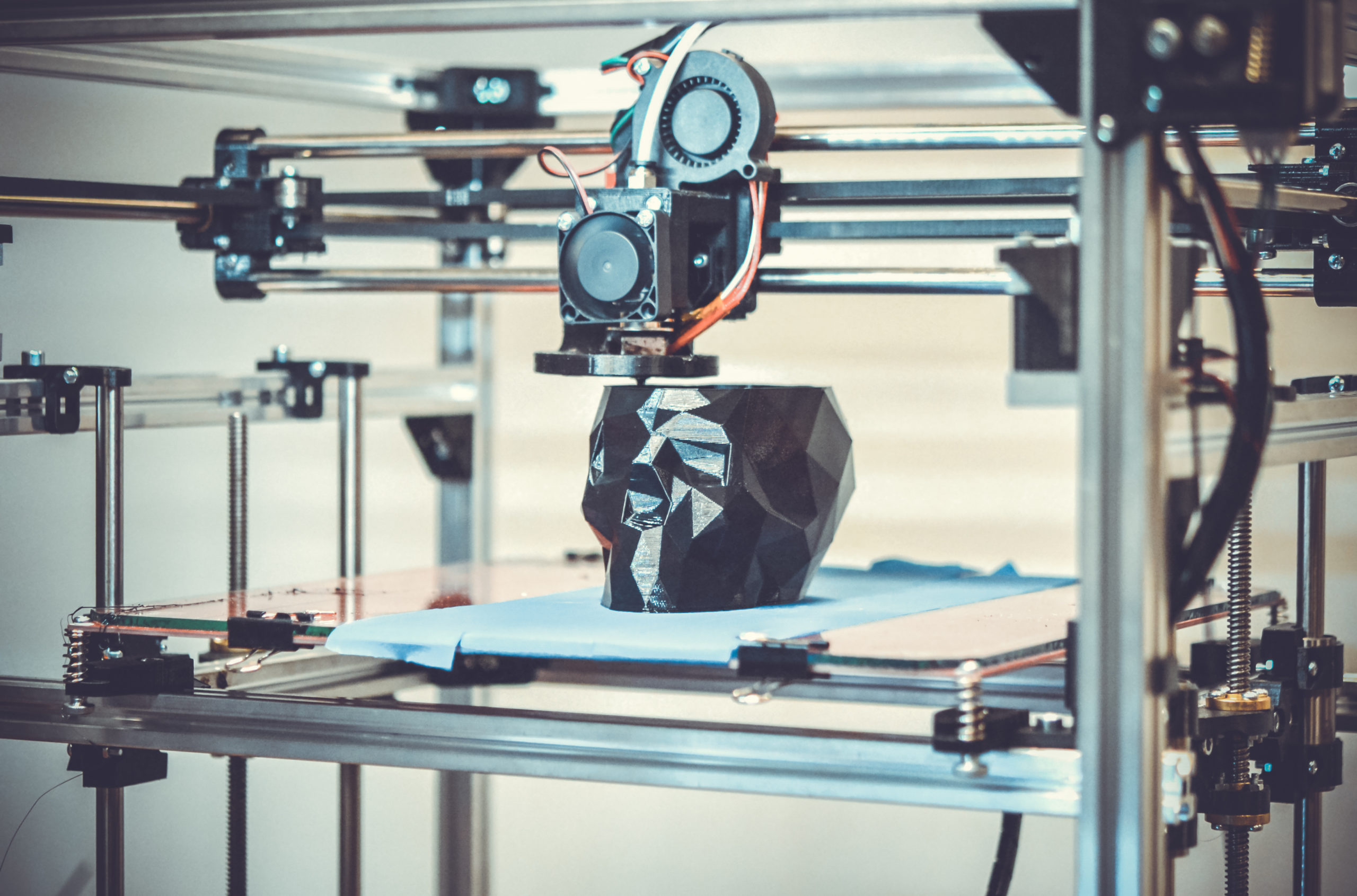 FDM 3D printer creating object
